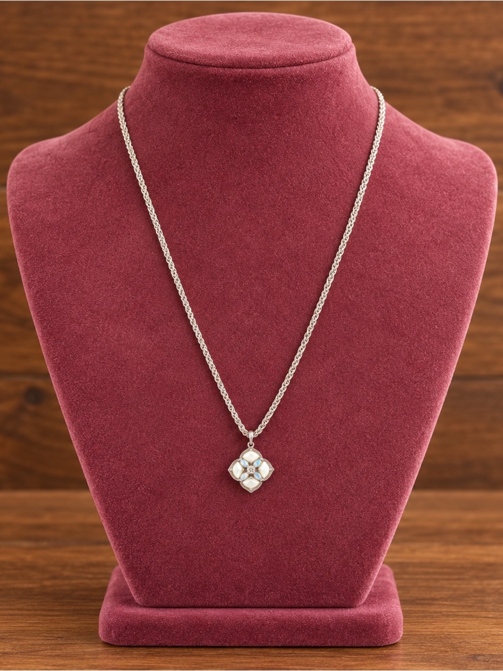 Kendra Scott Silver Mother of Pearl Quatrefoil Pendant Necklace